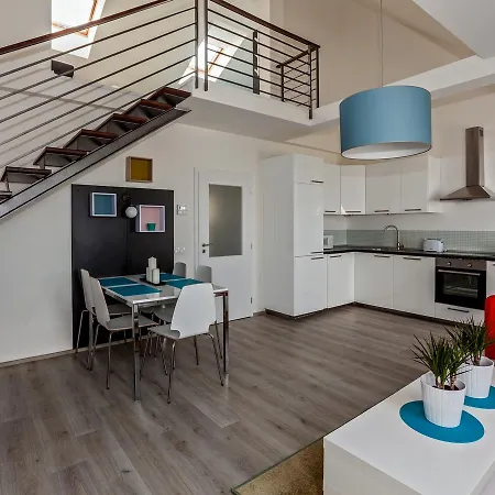 Comfortable Apartmanhotel 4*
